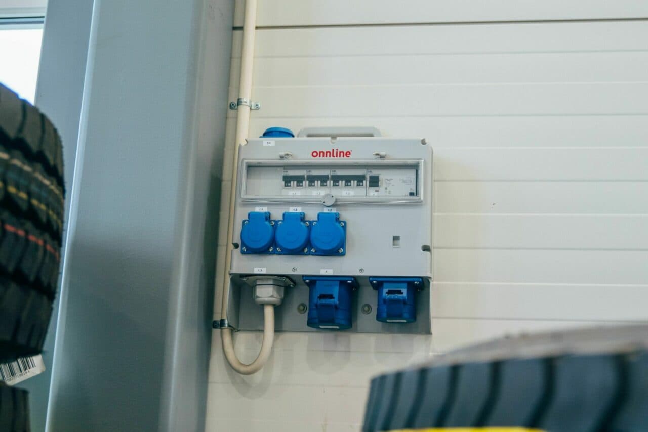 Elektropluss_AmotBilservice_6-scaled-40910f82